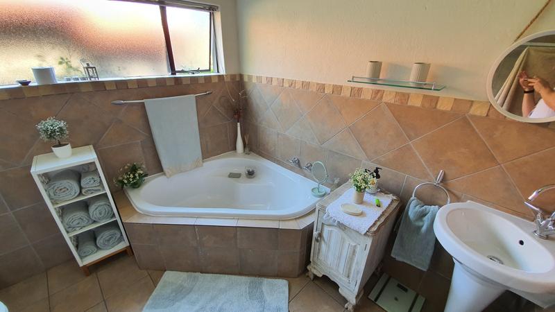 4 Bedroom Property for Sale in Doornpoort Gauteng