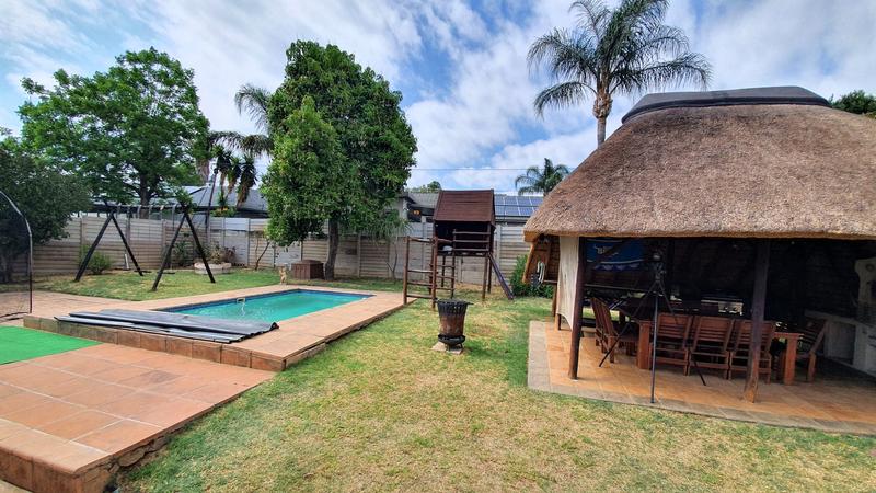 4 Bedroom Property for Sale in Magalieskruin Gauteng