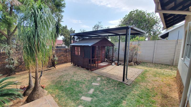 4 Bedroom Property for Sale in Magalieskruin Gauteng