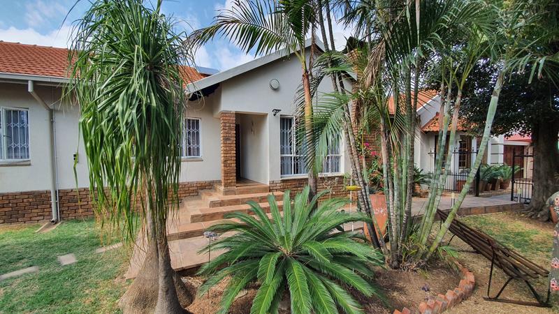 4 Bedroom Property for Sale in Magalieskruin Gauteng