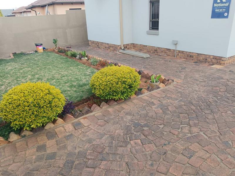 To Let 2 Bedroom Property for Rent in Crystal Park Gauteng