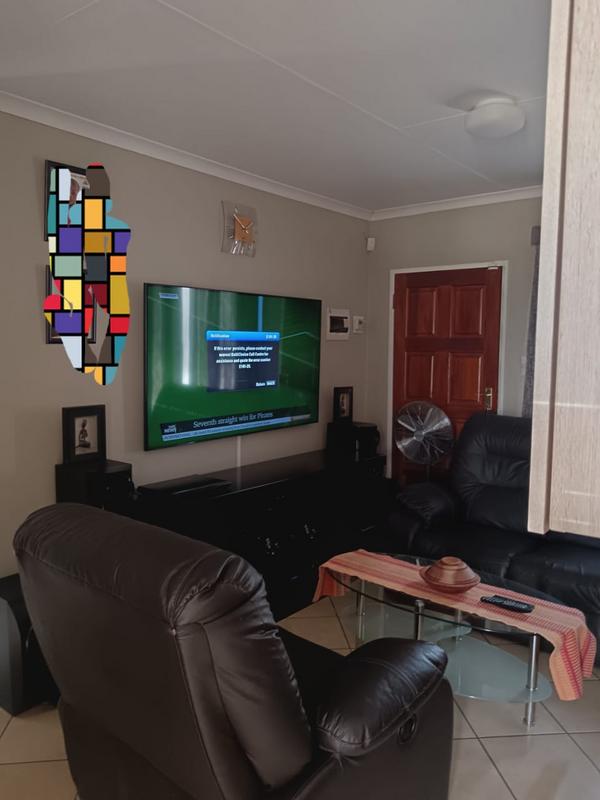 To Let 2 Bedroom Property for Rent in Crystal Park Gauteng