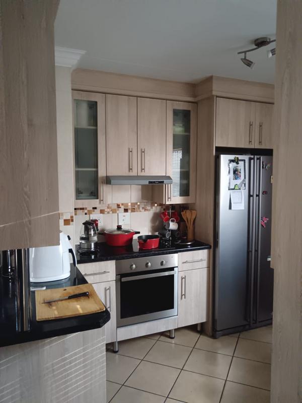 To Let 2 Bedroom Property for Rent in Crystal Park Gauteng