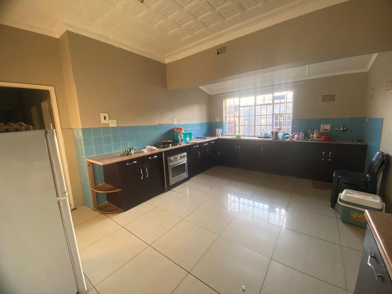 To Let 5 Bedroom Property for Rent in Primrose Hill Gauteng