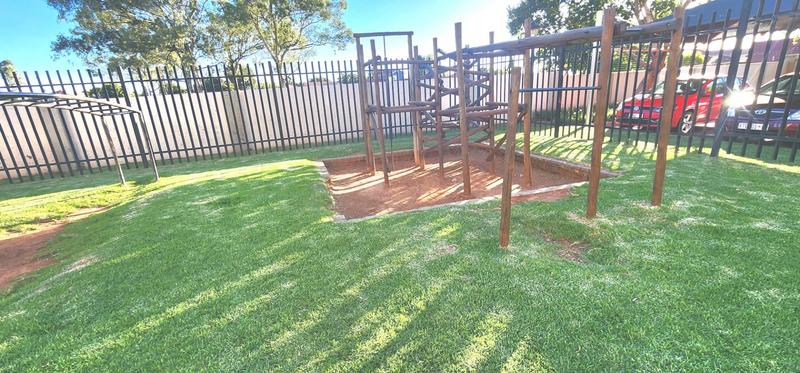 2 Bedroom Property for Sale in Klippoortjie Gauteng