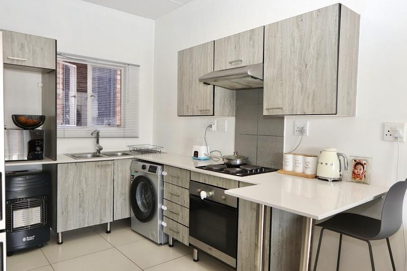 To Let 2 Bedroom Property for Rent in Magaliessig Gauteng