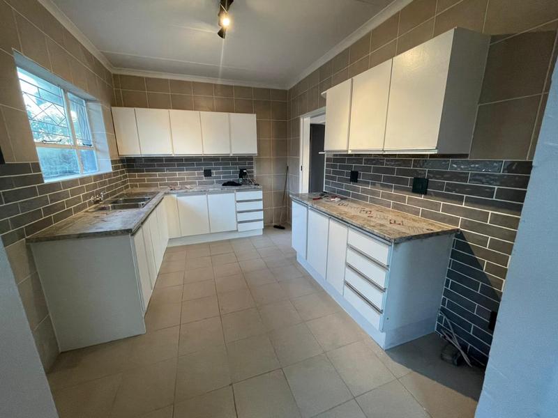 To Let 3 Bedroom Property for Rent in Esther Park Gauteng