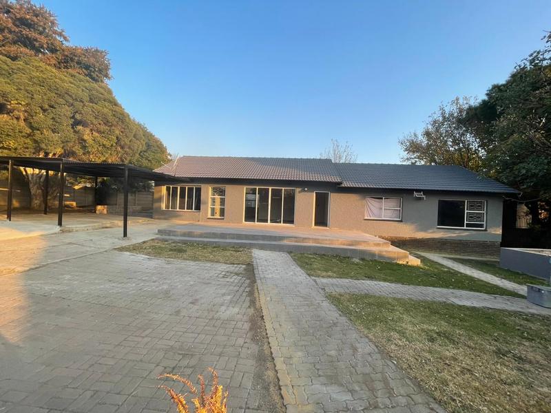 To Let 3 Bedroom Property for Rent in Esther Park Gauteng