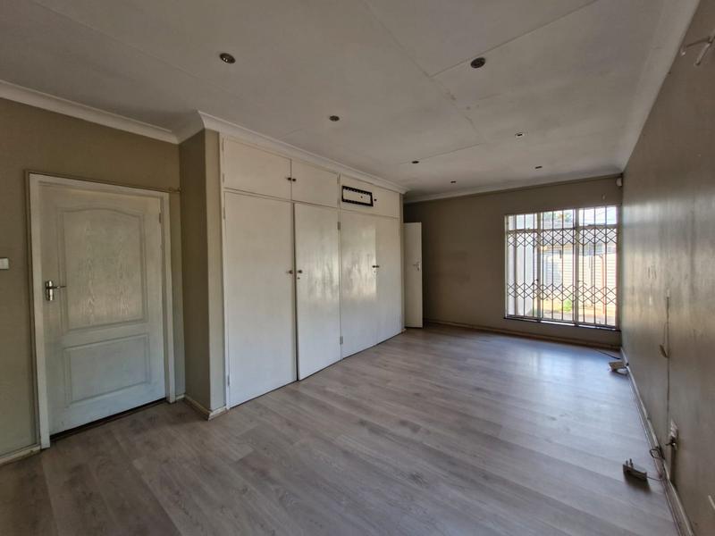 5 Bedroom Property for Sale in Birchleigh Gauteng