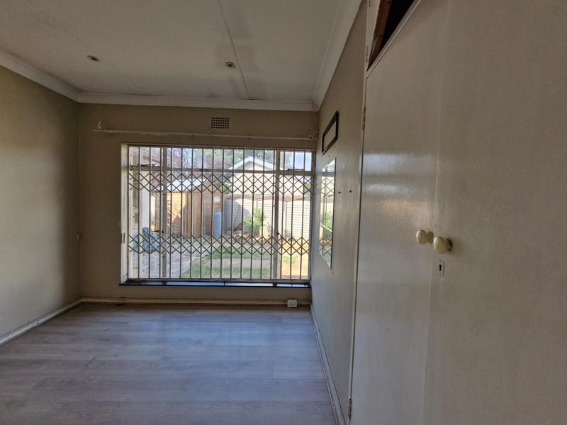 5 Bedroom Property for Sale in Birchleigh Gauteng