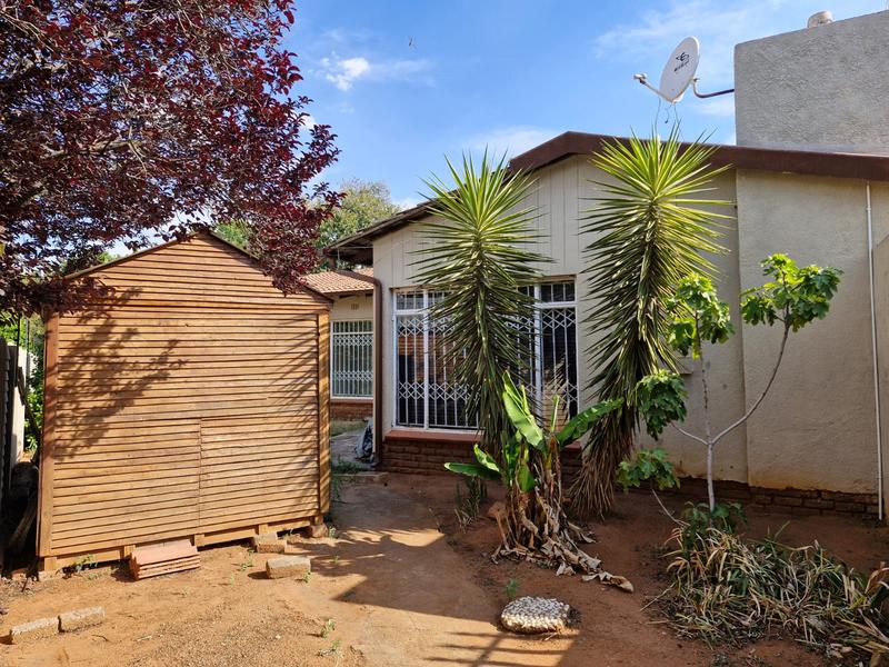 5 Bedroom Property for Sale in Birchleigh Gauteng