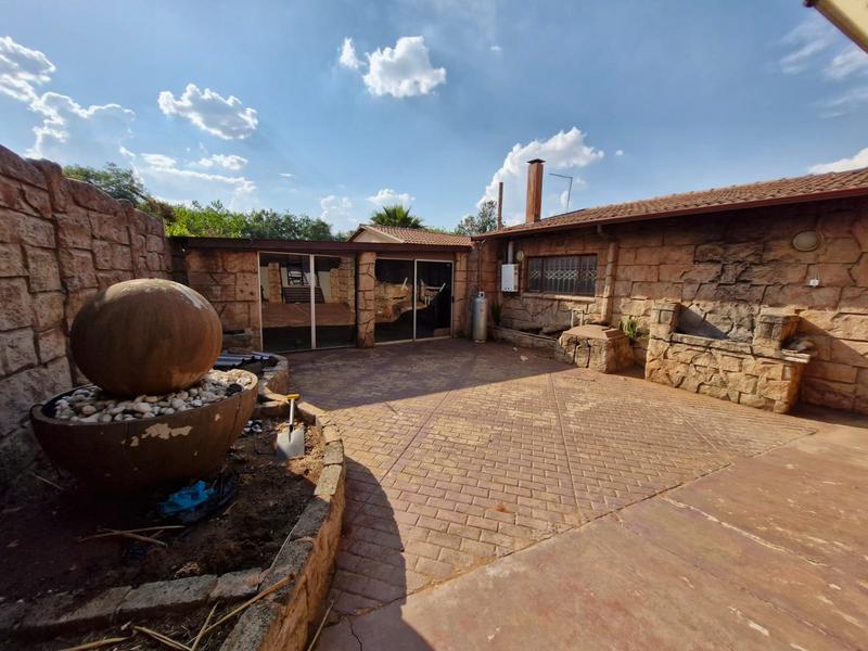 5 Bedroom Property for Sale in Birchleigh Gauteng