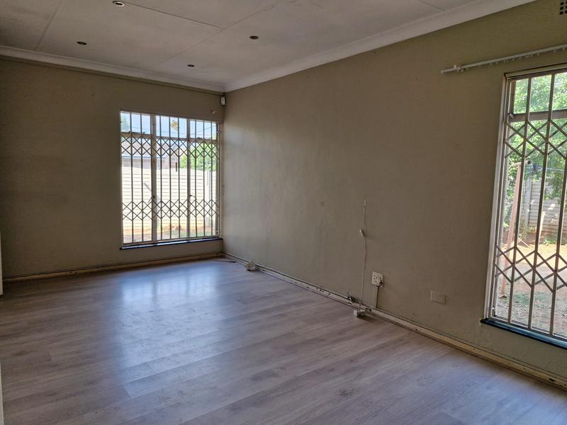 5 Bedroom Property for Sale in Birchleigh Gauteng