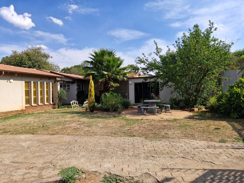 5 Bedroom Property for Sale in Birchleigh Gauteng