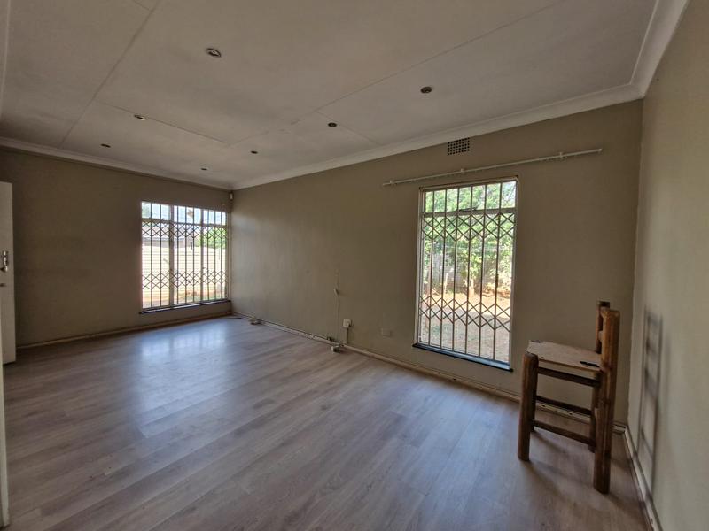 5 Bedroom Property for Sale in Birchleigh Gauteng