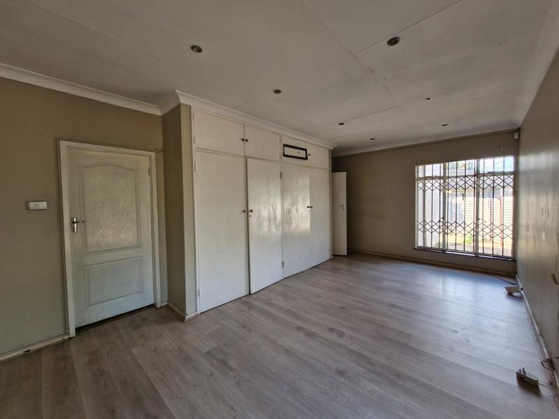 5 Bedroom Property for Sale in Birchleigh Gauteng