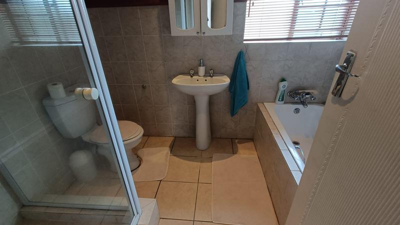 2 Bedroom Property for Sale in Annlin Gauteng