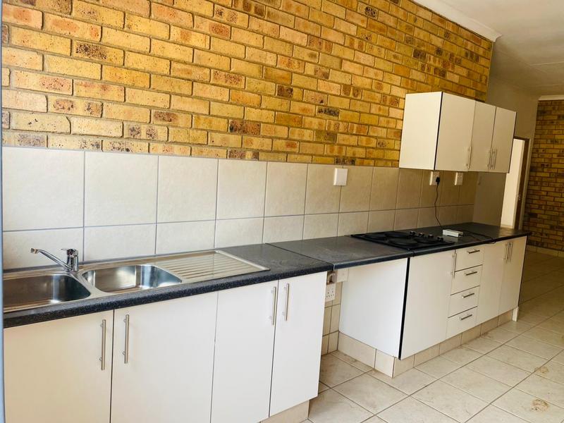 2 Bedroom Property for Sale in Lambton Gardens Gauteng