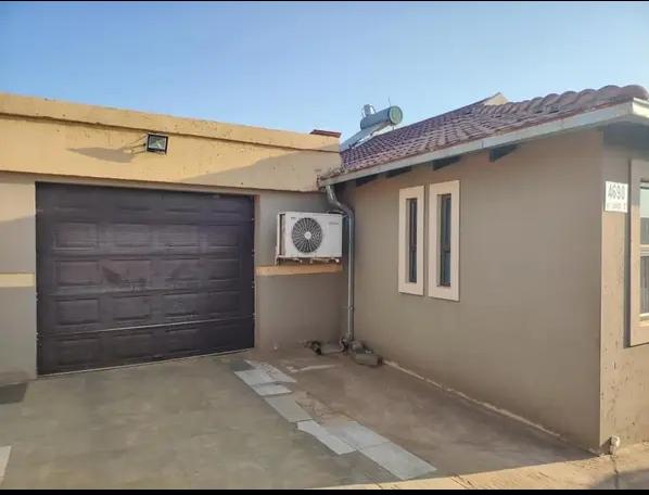 4 Bedroom Property for Sale in Lenasia South Gauteng