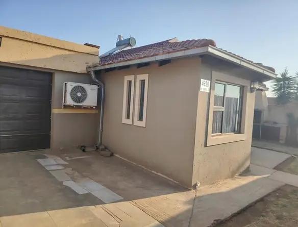 4 Bedroom Property for Sale in Lenasia South Gauteng