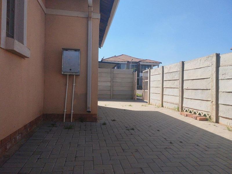 To Let 3 Bedroom Property for Rent in Albertsdal Gauteng