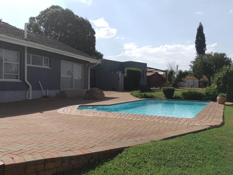 3 Bedroom Property for Sale in Petersfield Gauteng