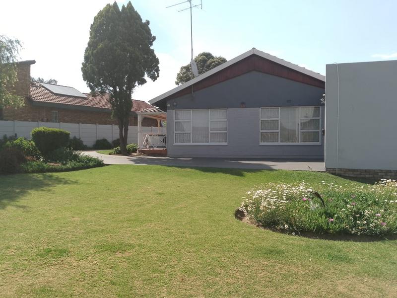 3 Bedroom Property for Sale in Petersfield Gauteng