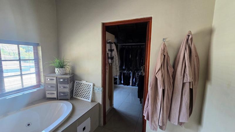 4 Bedroom Property for Sale in Florauna Gauteng