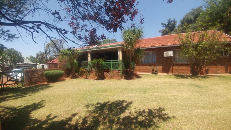 4 Bedroom Property for Sale in Ninapark Gauteng