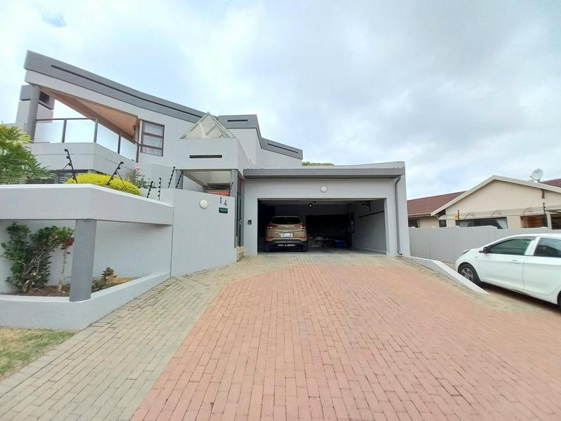 4 Bedroom Property for Sale in Marais Steyn Park Gauteng