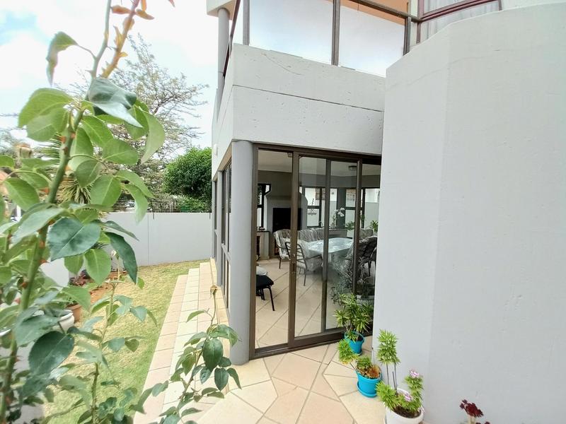 4 Bedroom Property for Sale in Marais Steyn Park Gauteng