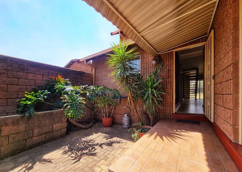 3 Bedroom Property for Sale in Helderkruin Gauteng