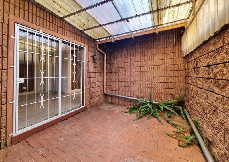 3 Bedroom Property for Sale in Helderkruin Gauteng