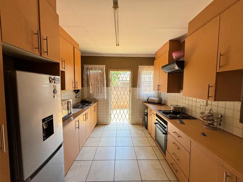 5 Bedroom Property for Sale in Meyerton Central Gauteng