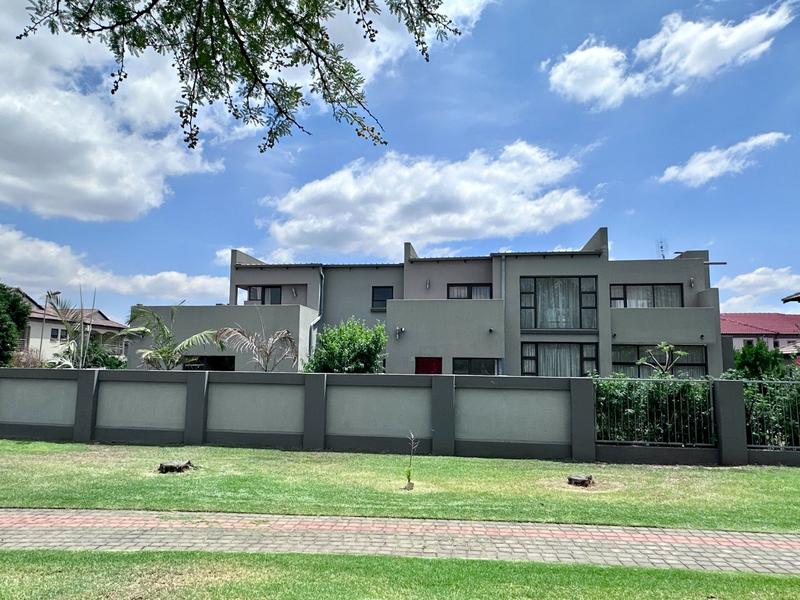 4 Bedroom Property for Sale in Zambezi Country Estate Gauteng