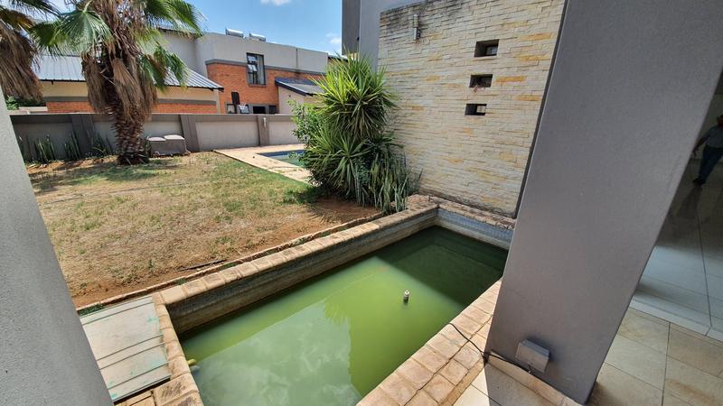 4 Bedroom Property for Sale in Zambezi Country Estate Gauteng