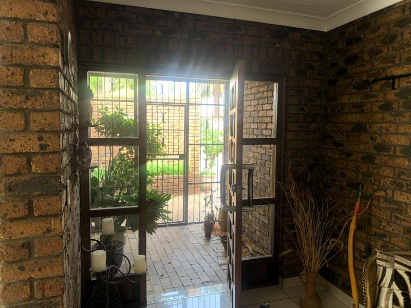 4 Bedroom Property for Sale in Sunward Park Gauteng