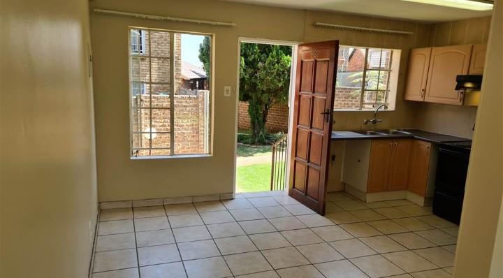 To Let 1 Bedroom Property for Rent in Van Riebeeck Park Gauteng