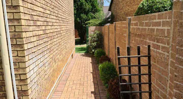 To Let 1 Bedroom Property for Rent in Van Riebeeck Park Gauteng