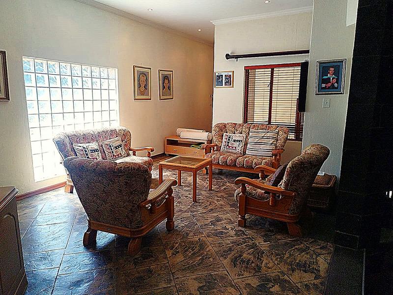 4 Bedroom Property for Sale in Featherbrooke Estate Gauteng