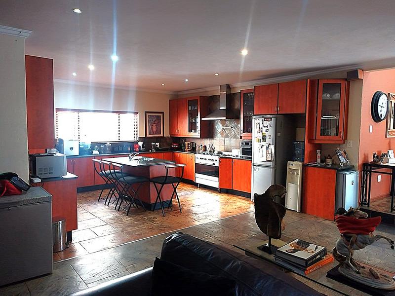 4 Bedroom Property for Sale in Featherbrooke Estate Gauteng