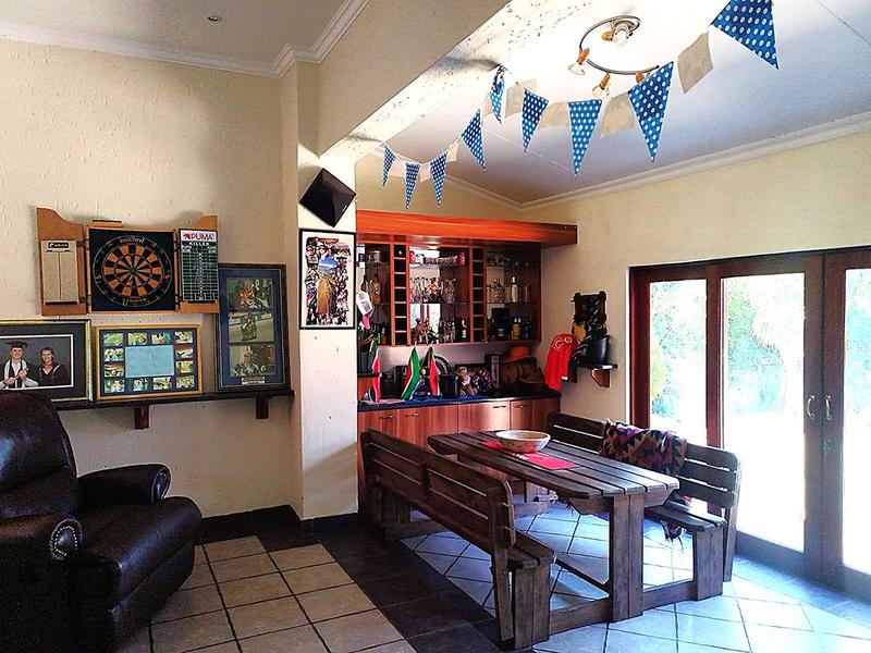 4 Bedroom Property for Sale in Featherbrooke Estate Gauteng