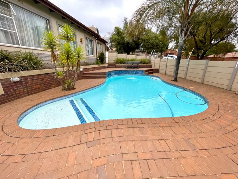 4 Bedroom Property for Sale in Noordheuwel Gauteng