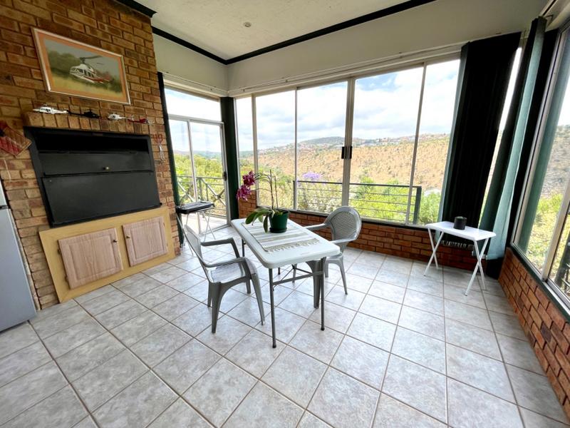 6 Bedroom Property for Sale in Rangeview Gauteng