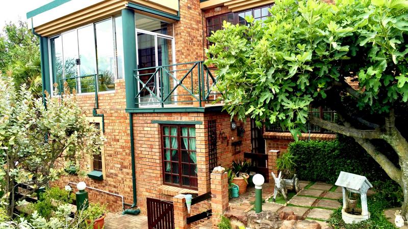 6 Bedroom Property for Sale in Rangeview Gauteng