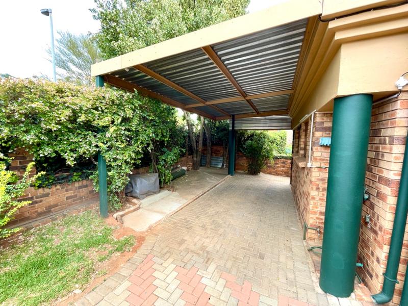 6 Bedroom Property for Sale in Rangeview Gauteng