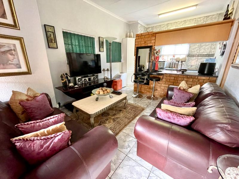 6 Bedroom Property for Sale in Rangeview Gauteng