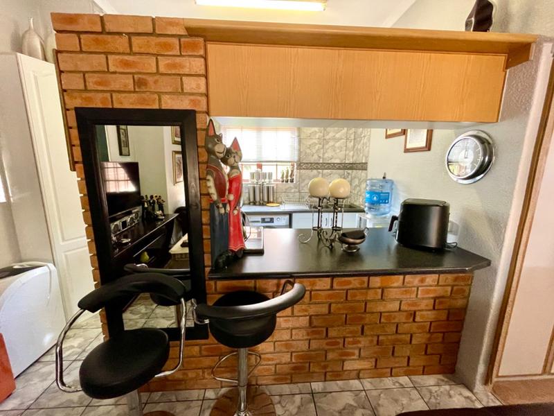 6 Bedroom Property for Sale in Rangeview Gauteng