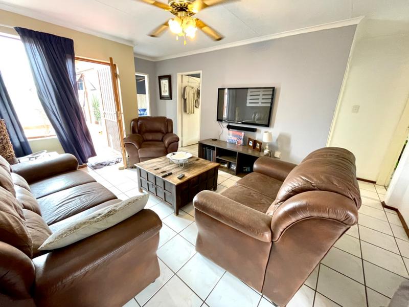 3 Bedroom Property for Sale in Rangeview Gauteng