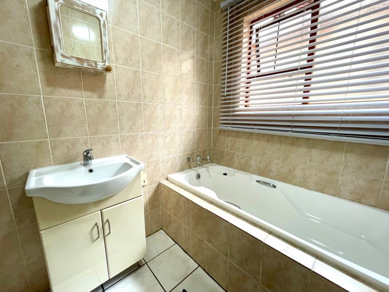 3 Bedroom Property for Sale in Rangeview Gauteng